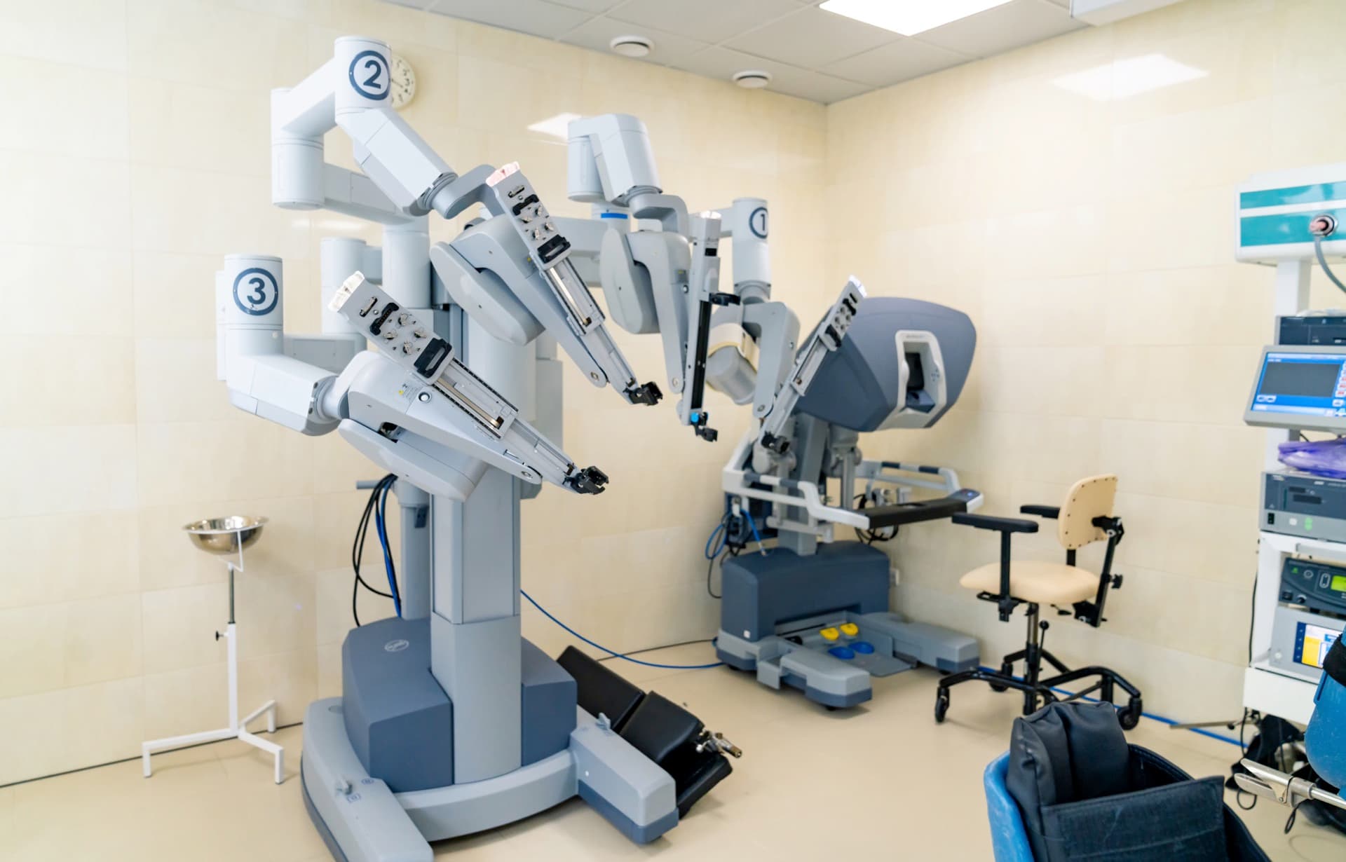 Robotic & High-Tech Surgery